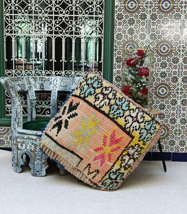 Vintage Moroccan boujaad floor pillow, Pouf berbère, floor pouf, 1.96 x 1.96 x 0.65 FT / 60 x 60 x 20 cm