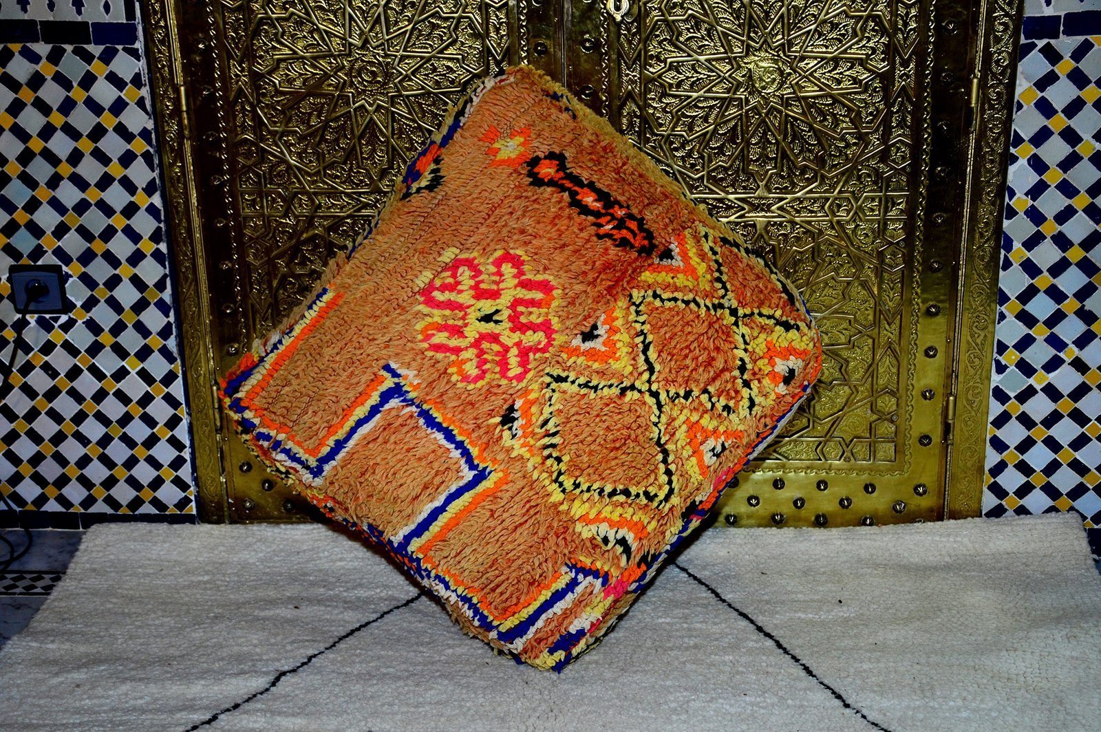 DSC_0347 Vintage Moroccan pouf, berber cushion, Square footrest, kilim floor cushion 1.96 x 1.96 x 0.65 Feet / 60 x 60 x 20 cm - Image 1