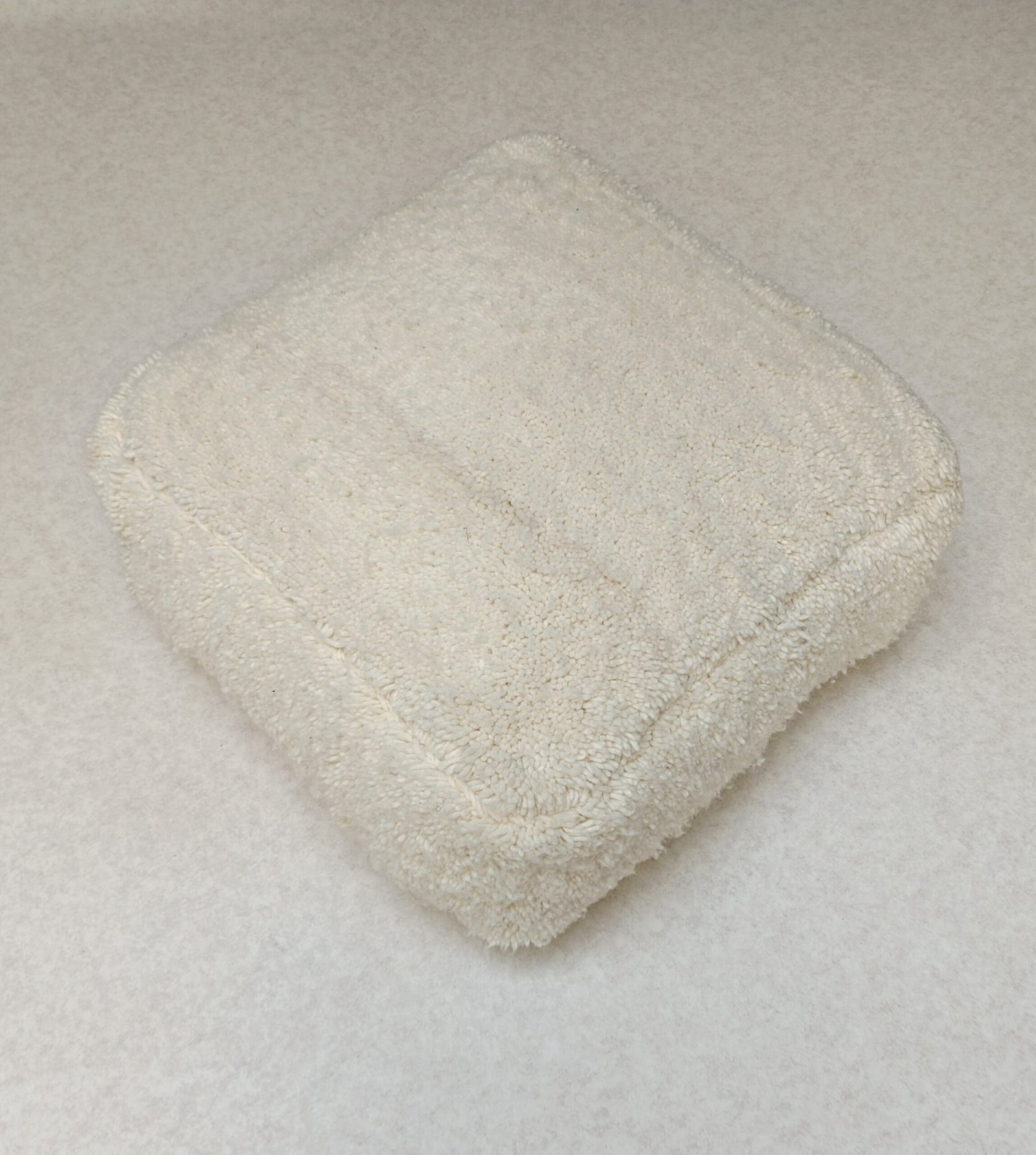IMG_20210916_121424-scaled-1 Moroccan beni ouarain pouf, white berber cushion, floor cushion , handmade beni ouarain pouf, 1.96 x 1.96 x 0.65 FT/ 60 x 60 x 20cm - Image 1