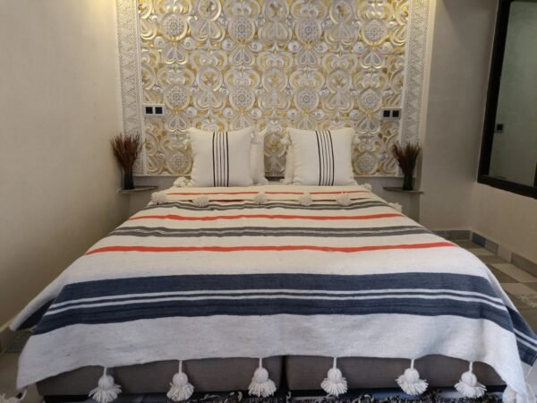 Moroccan Pom Pom Throw Blanket - Soft & Cozy Cotton Moroccan Pom Pom Blanket , King size blancket