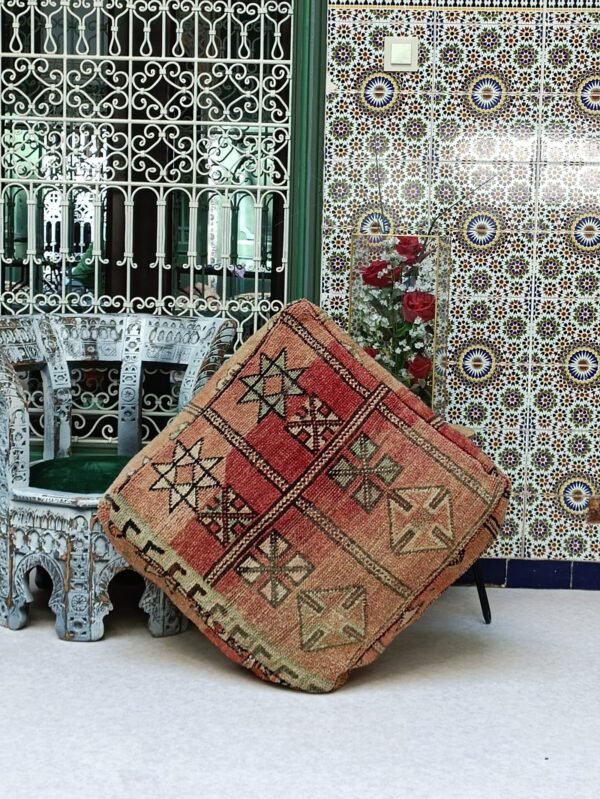 Kilim Moroccan Pouf, Floor Pouf, vintage Moroccan ottoman, SquarKilim Moroccan Pouf, Floor Pouf, vintage Moroccan ottoman, Square Pouf, Yoga meditation cushion 1.96 x 1.96 x 0.65 FT / 60 x 60 x 20 cme Pouf, Yoga meditation cushion 1.96 x 1.96 x 0.65 FT / 60 x 60 x 20 cm