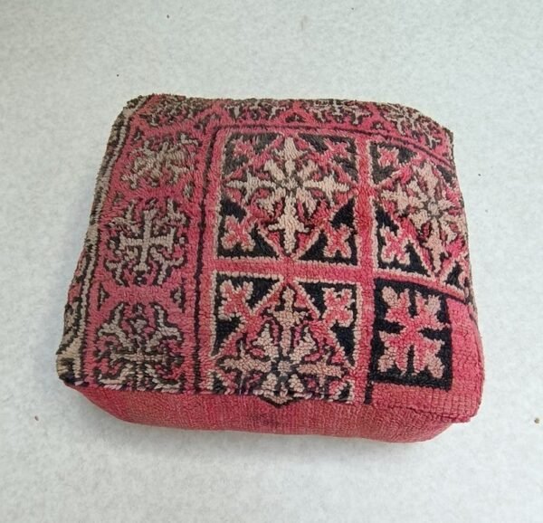 Vintage Moroccan Floor Cushion, Berbère Pouf, kilim Cushion, Moroccan Floor Pillow 1.96 x 1.96 x 0.65 Feet / 60 x 60 x 20 cm